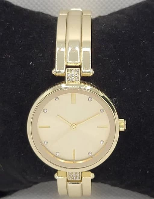 Ladies Classic Elegant Round Gold Tone Case Link Bracelet Analog Watch