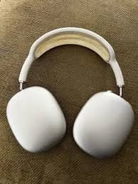 AirPods Max Apple