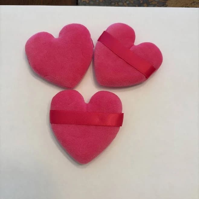 Kim Chi Chic Beauty Heart Shaped Powder Puff HEART POWDER PUFF – 02