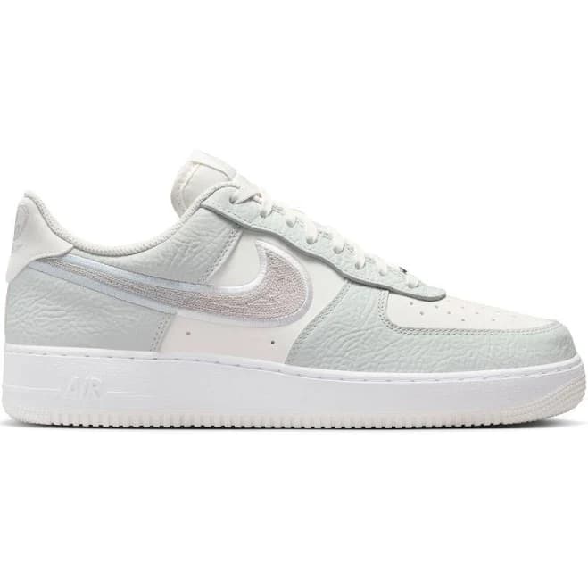 Nike Men's Air Force 1 '07 LV8 Shoes