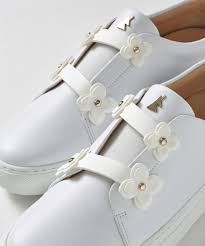 White Flower Set