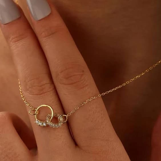18K Gold Minimalist Diamond Stone Interlocking Circle Necklace