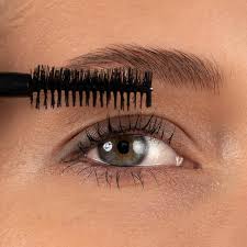 Amazon.com : lavera Volume Mascara - Black - Voluminous Mascara with Shea Butter & Sunflower Oil for Lang Lasting Results - Eye Make Up - PETA Certified - Vegan - Made in