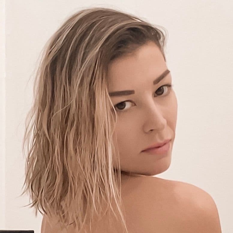 Sara Avans  avatar